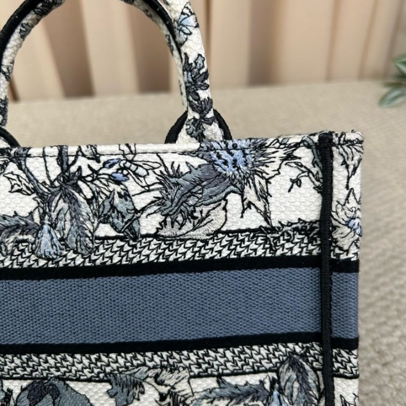 迪奧Dior Book Tote迷你托特包 藍白拼色 植物花卉刺繡 肩帶款 手提單肩斜挎都可以 容量實用 日常百搭-19