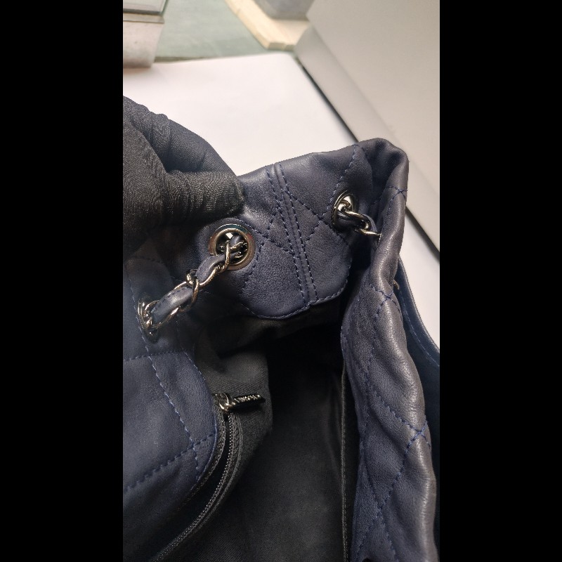 Chanel 銀鍊藍色皮革三層托特包-25
