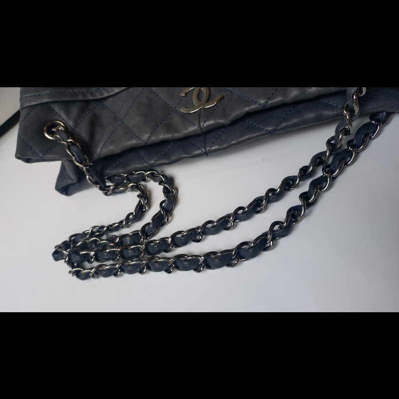 Chanel 銀鍊藍色皮革三層托特包-26