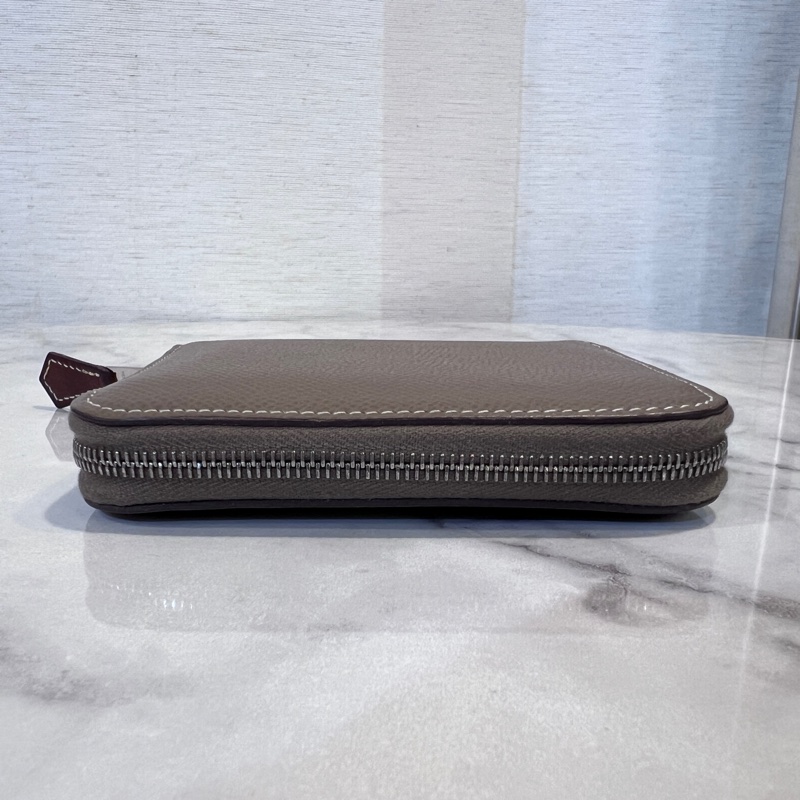 Hermes 18Etoupe大象灰Epsom皮銀釦Silk絲巾短夾-4