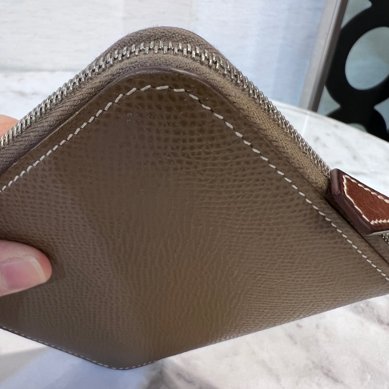 Hermes 18Etoupe大象灰Epsom皮銀釦Silk絲巾短夾-10