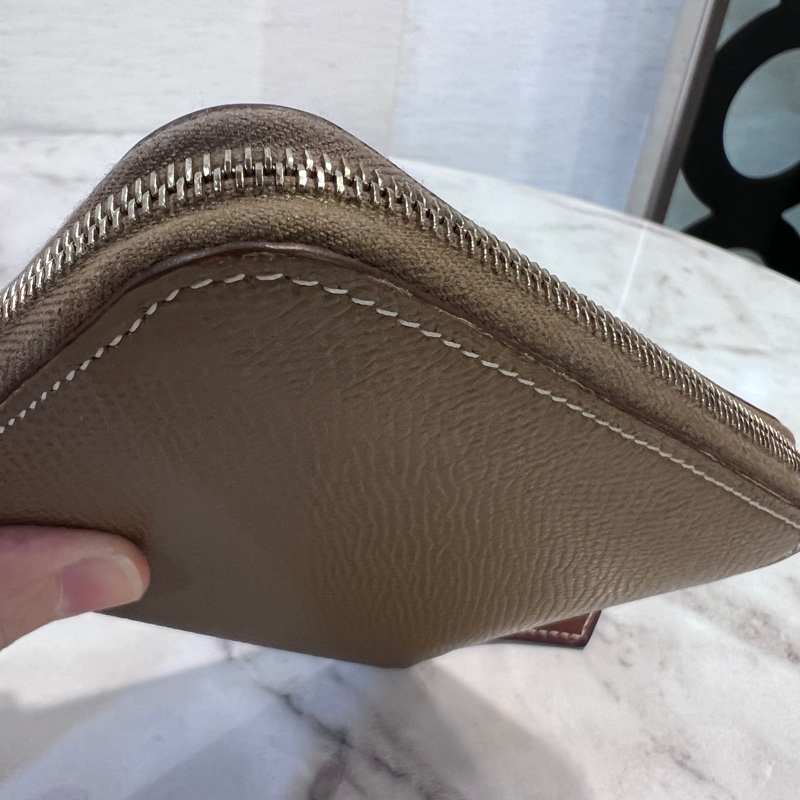 Hermes 18Etoupe大象灰Epsom皮銀釦Silk絲巾短夾-12