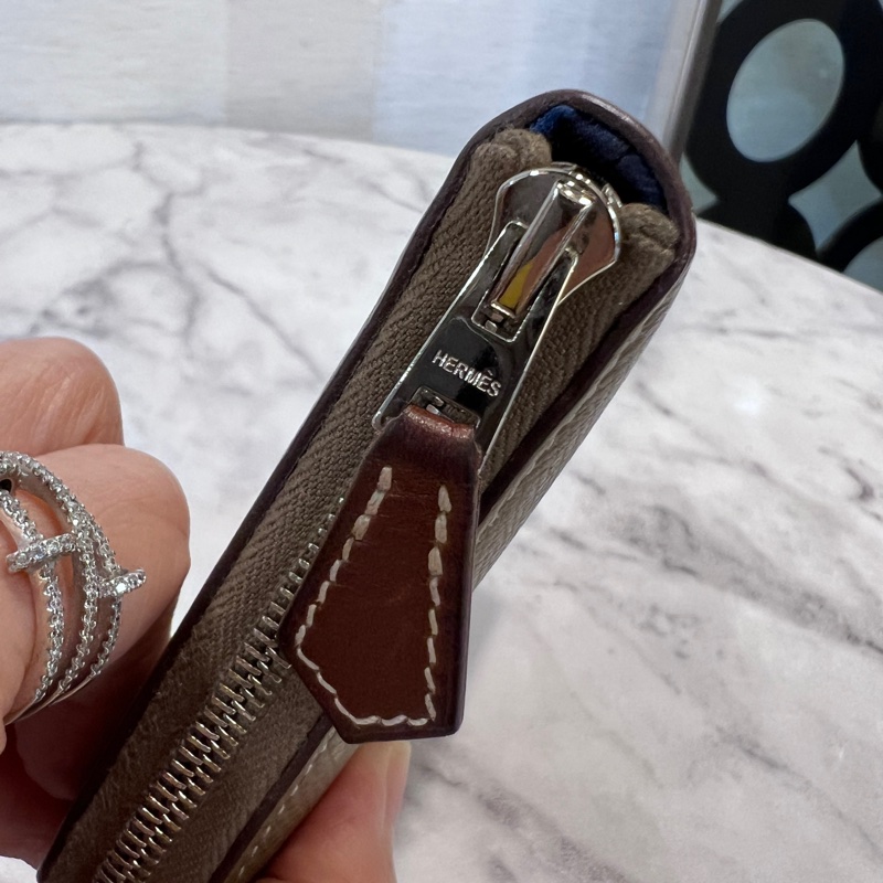 Hermes 18Etoupe大象灰Epsom皮銀釦Silk絲巾短夾-18