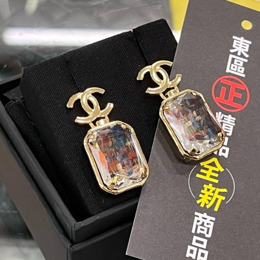 東區正精品㊣CHANEL A22K全新香奈兒金色雙C方形水晶毛呢吊墜耳環 RZ6296-1