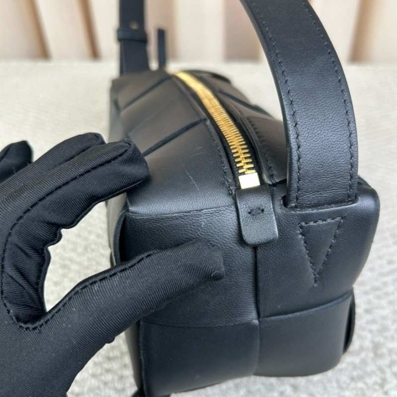 BV葆蝶家黑色brick cassette枕頭編織包 經典編織 容量實用 可單肩可手提 日常通勤百搭-20