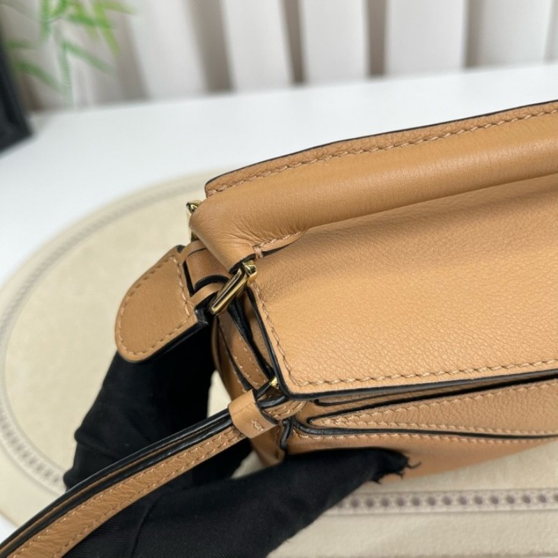 Loewe羅意威 puzzle mini焦糖色拼色幾何包 手提方便 可單肩可斜挎 皮質柔軟 日常百搭-14