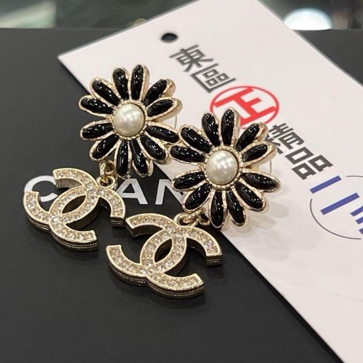 東區正精品㊣CHANEL A22K 全新未使用香奈兒金色雙C水鑽黑色花朵針式耳環 無原廠盒子 RZ6298-1