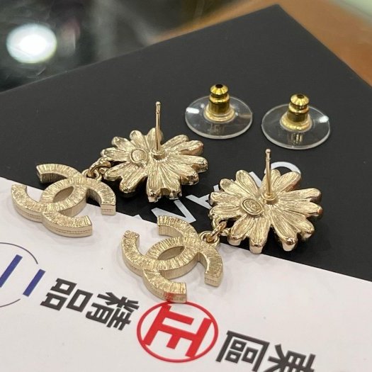 東區正精品㊣CHANEL A22K 全新未使用香奈兒金色雙C水鑽黑色花朵針式耳環 無原廠盒子 RZ6298-6