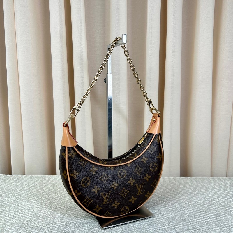 LV路易威登老花豌豆月亮包 老花配棕色邊框 金色鏈條裝飾 容量實用 日常百搭 可腋下背 斜挎 手提 單肩多種背法隨心切換-2