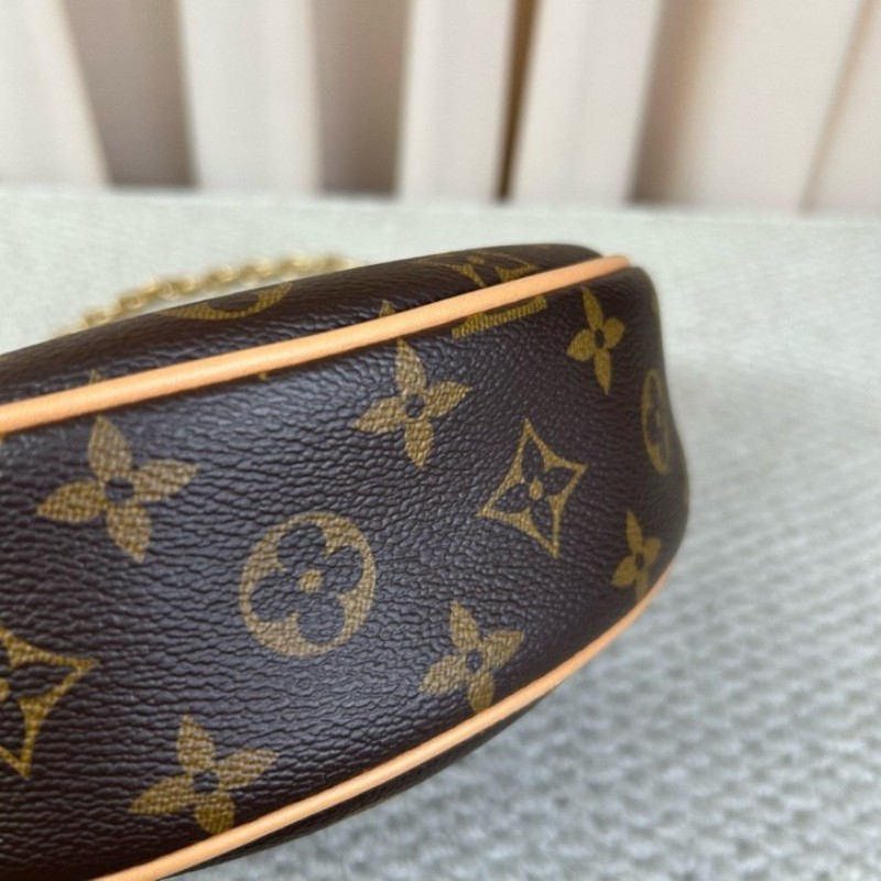 LV路易威登老花豌豆月亮包 老花配棕色邊框 金色鏈條裝飾 容量實用 日常百搭 可腋下背 斜挎 手提 單肩多種背法隨心切換-8