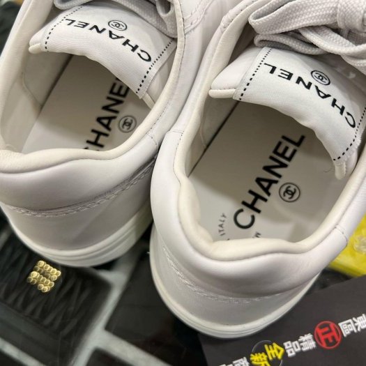 東區正精品㊣CHANEL G45085 全新香奈兒白色小牛皮金色雙C休閒鞋運動鞋球鞋 38號 RZ6300-1