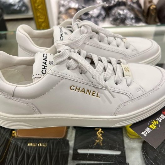 東區正精品㊣CHANEL G45085 全新香奈兒白色小牛皮金色雙C休閒鞋運動鞋球鞋 38號 RZ6300-5