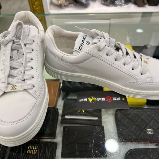 東區正精品㊣CHANEL G45085 全新香奈兒白色小牛皮金色雙C休閒鞋運動鞋球鞋 38號 RZ6300-6