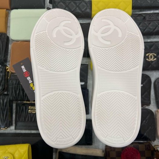 東區正精品㊣CHANEL G45085 全新香奈兒白色小牛皮金色雙C休閒鞋運動鞋球鞋 38號 RZ6300-7