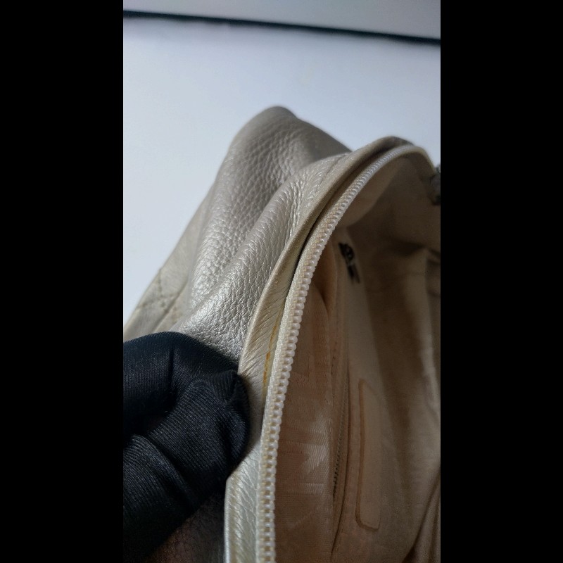 Chanel 銀色軟皮革抓皺手提波士頓包-31