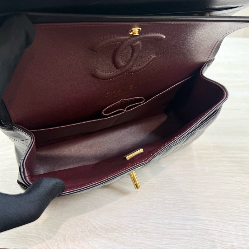 Chaenl 絕對主場✨黑金羊皮COCO23 /A01113-7