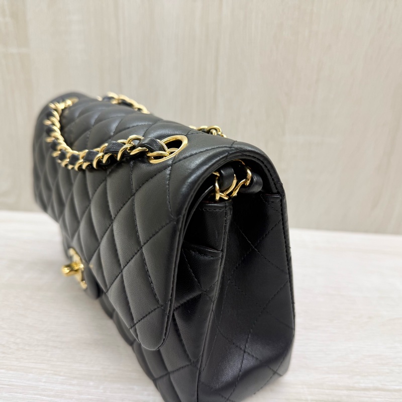 Chaenl 絕對主場✨黑金羊皮COCO23 /A01113-9