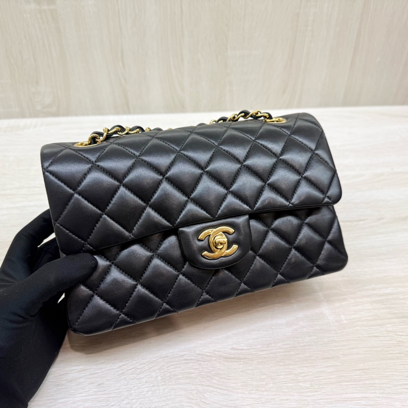 Chaenl 絕對主場✨黑金羊皮COCO23 /A01113-10