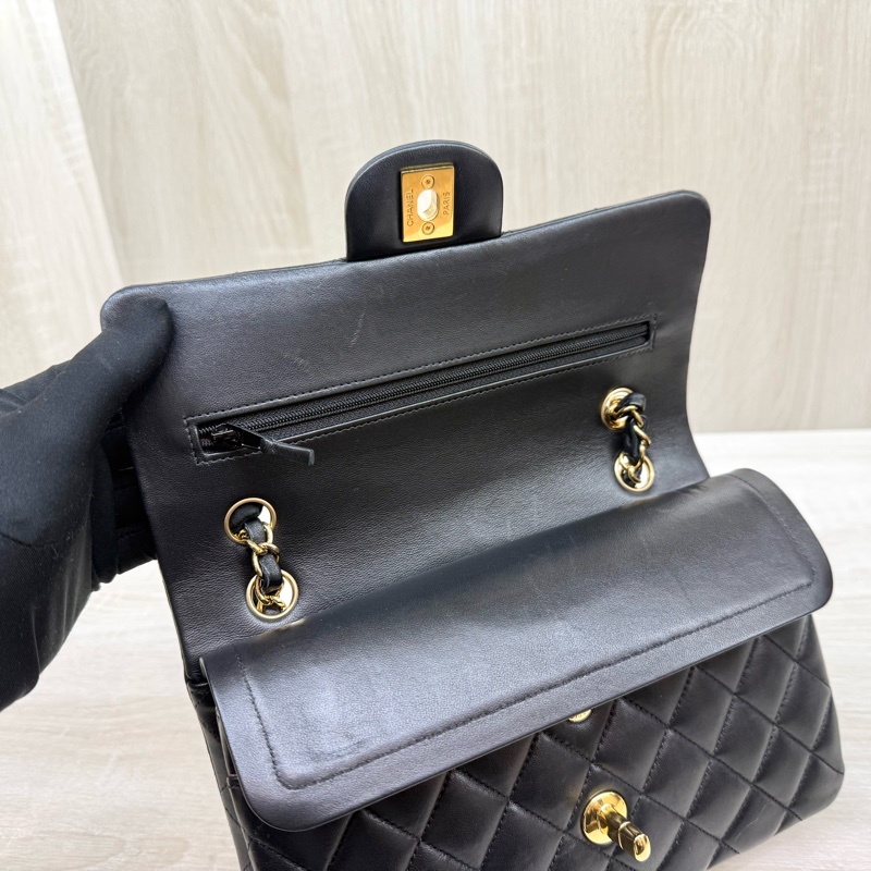 Chaenl 絕對主場✨黑金羊皮COCO23 /A01113-14