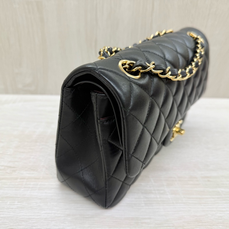 Chaenl 絕對主場✨黑金羊皮COCO23 /A01113-21