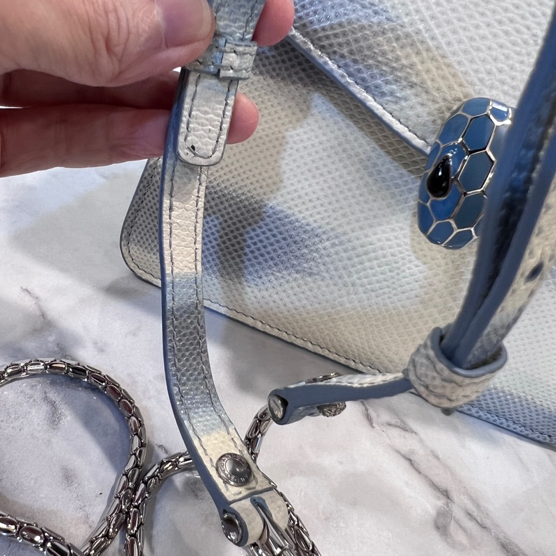Bvlgari 白藍漸層水蛇皮水藍琺瑯蛇頭下蓋手提肩背包-19
