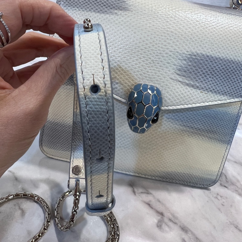 Bvlgari 白藍漸層水蛇皮水藍琺瑯蛇頭下蓋手提肩背包-21