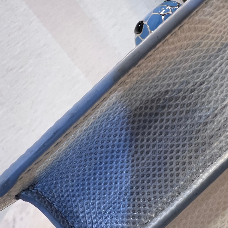 Bvlgari 白藍漸層水蛇皮水藍琺瑯蛇頭下蓋手提肩背包-25