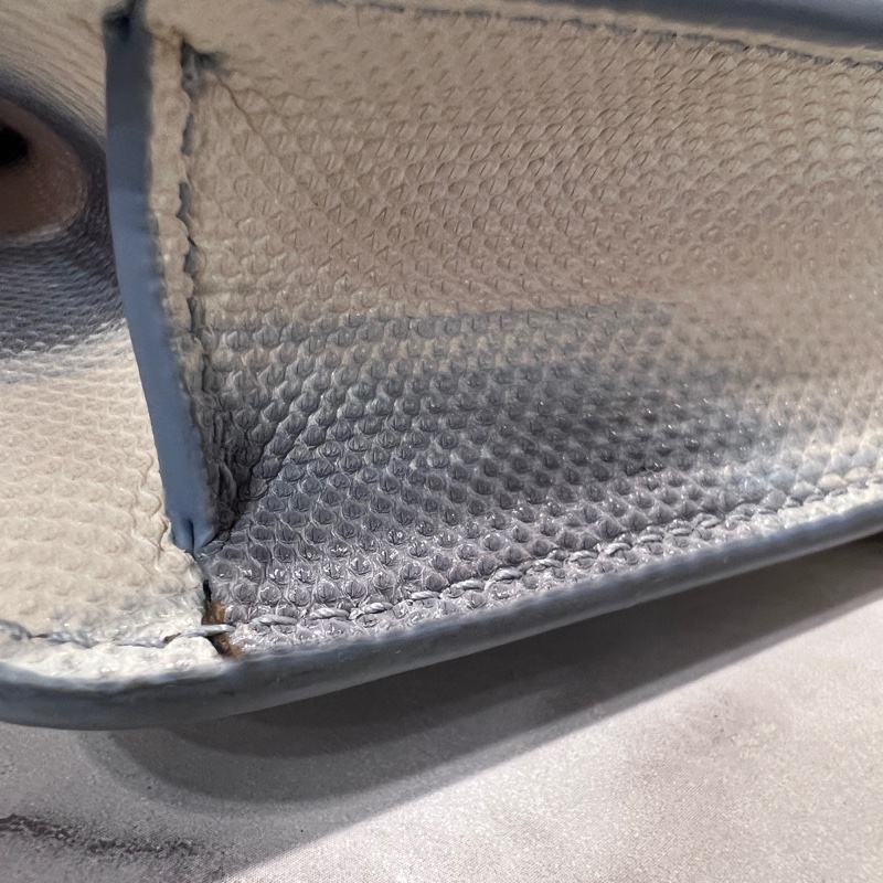 Bvlgari 白藍漸層水蛇皮水藍琺瑯蛇頭下蓋手提肩背包-27