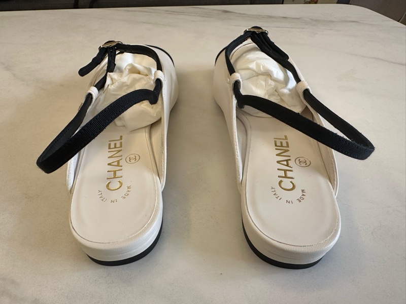 Chanel 後繫帶雙色瑪麗珍鞋-3