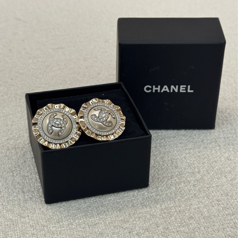 Chanel 太陽花耳針-1