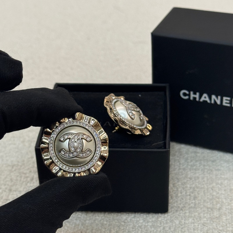 Chanel 太陽花耳針-4