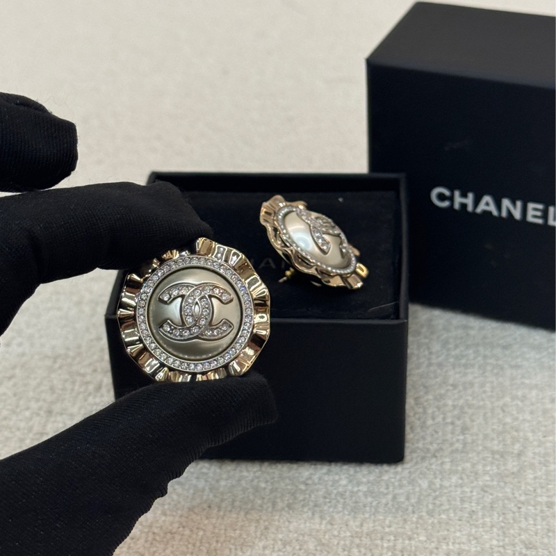 Chanel 太陽花耳針-6