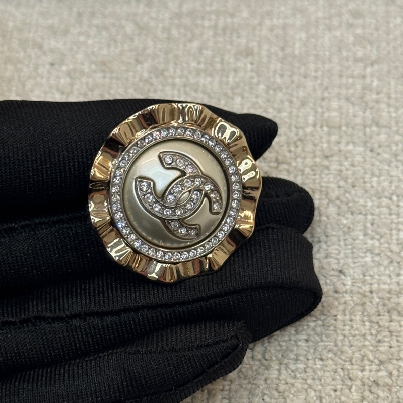 Chanel 太陽花耳針-9