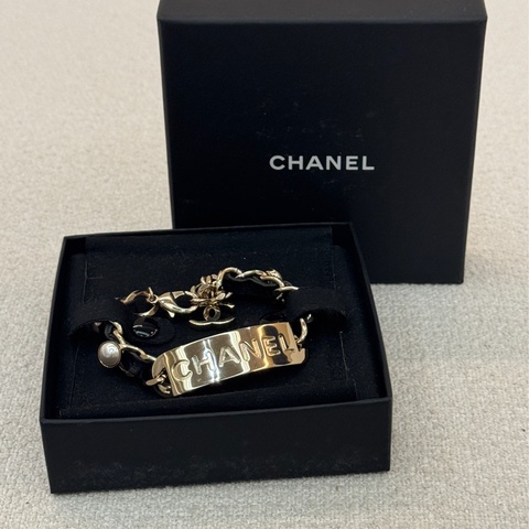 Chanel  皮穿練手環