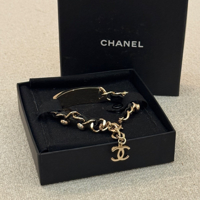 Chanel 皮穿練手環-8