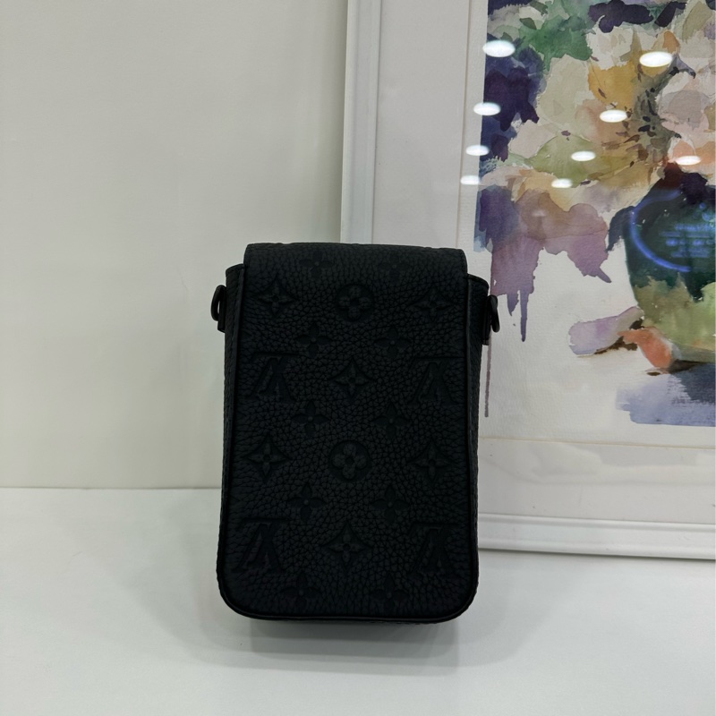 LV 路易威登 s-lock vertical 磁吸扣 手機包 全皮 黑花 晶片-2