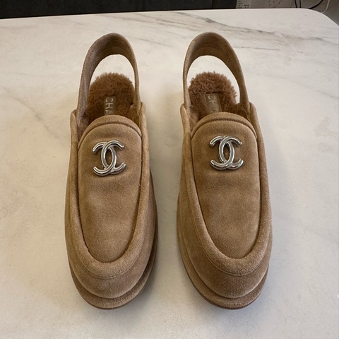 Chanel 棕色麂皮羊毛樂福鞋
