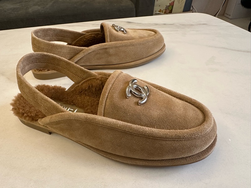 Chanel 棕色麂皮羊毛樂福鞋-1
