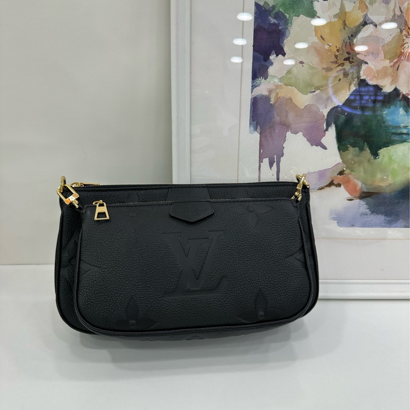 LV黑色老花粒面壓紋牛皮四合一晶片款-1