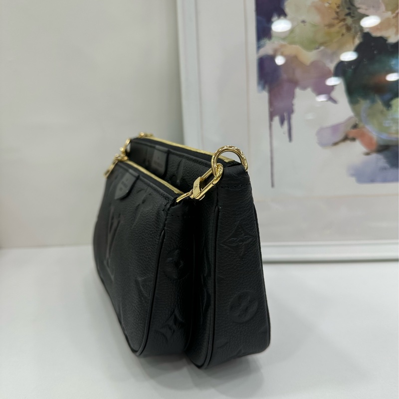 LV黑色老花粒面壓紋牛皮四合一晶片款-4