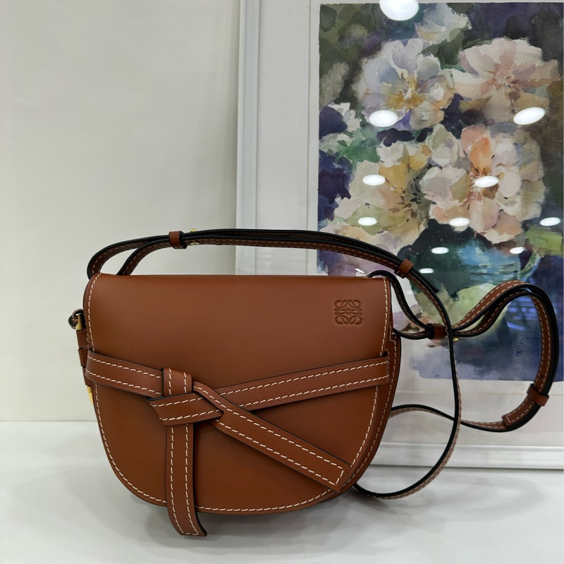 Loewe 羅意威 gate蝴蝶結焦糖棕色牛皮小號 馬鞍包-1