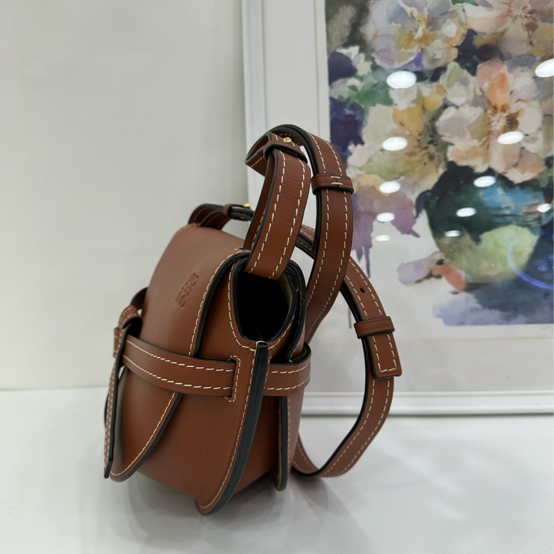 Loewe 羅意威 gate蝴蝶結焦糖棕色牛皮小號 馬鞍包-3