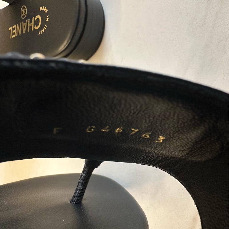 Chanel 蝴蝶結皮穿鍊人字拖鞋-4