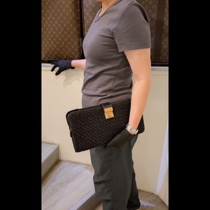 BV 金釦黑毛線編織大手拿包-4