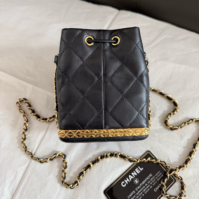 Chanel  香奈兒22smini水桶包黑金二合一mini水桶、卡包-5