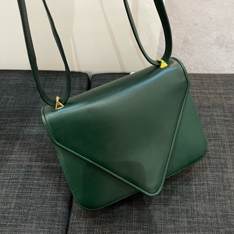 Bottega Veneta mount bag ( Green )-2