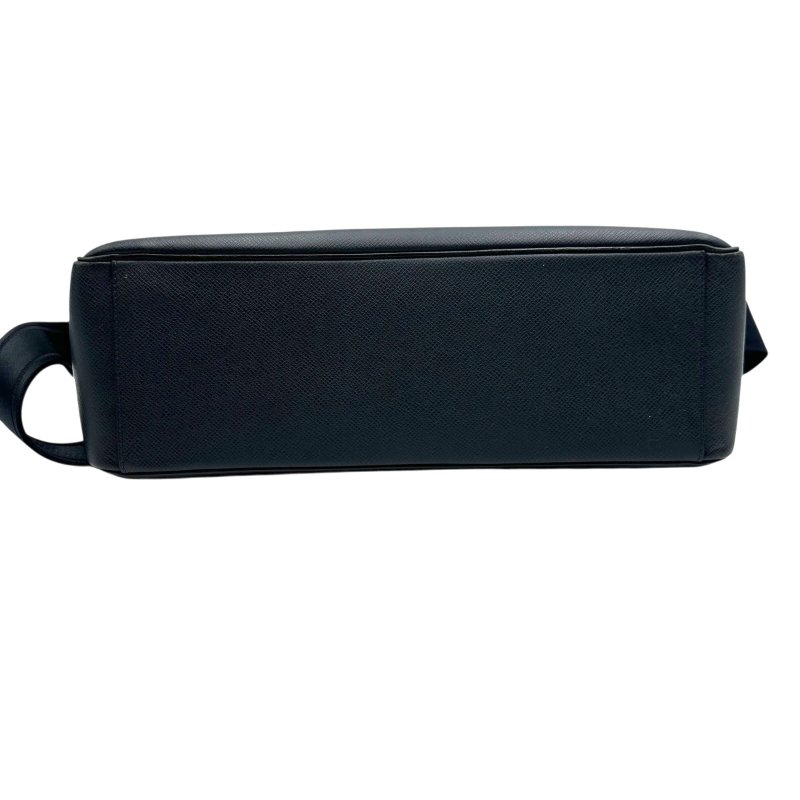 【美收精品】LOUIS VUITTON 黑色單肩包 C-265【隔月月中將轉賣至日本 上架期限30天】-4