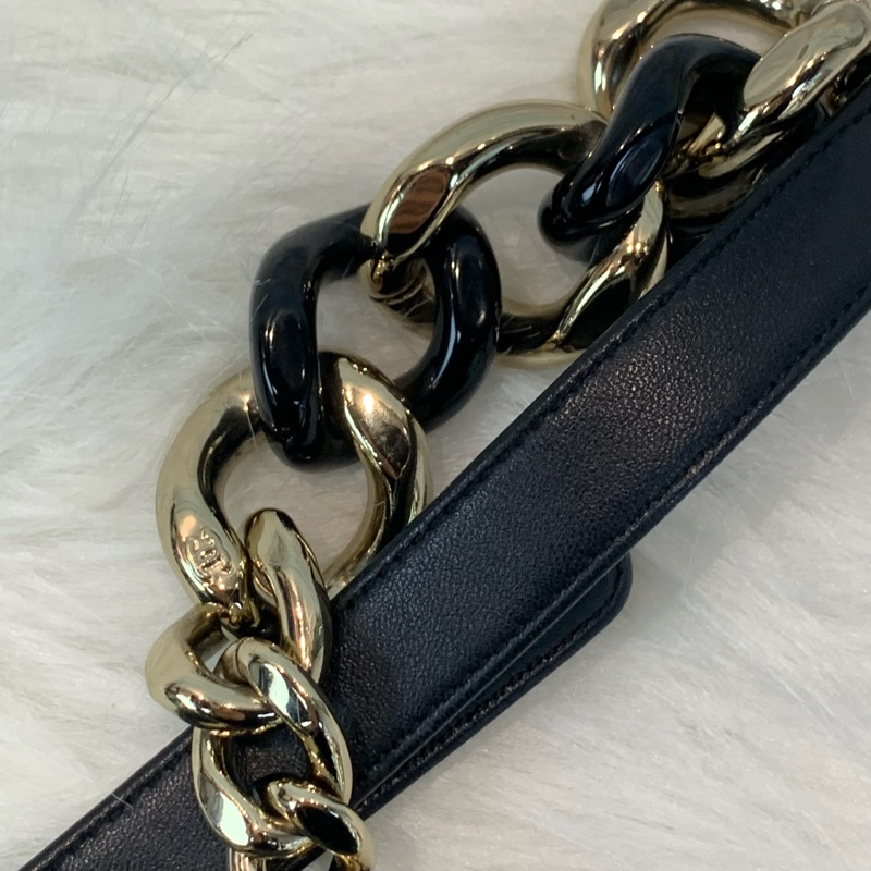 罕有風靡全球Chanel黑色小羊皮腰包-10