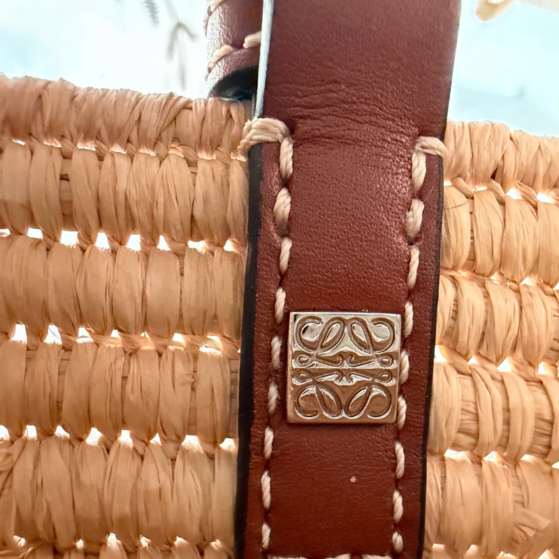 Loewe草編肩背包/手提包  夏天必備 誠可議價-1