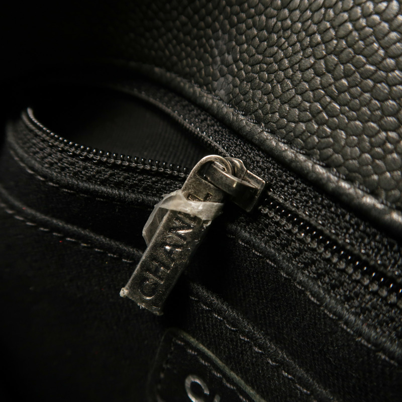 CHANEL 牛皮皮革Chain Shoulder銀扣鏈帶肩背袋-17